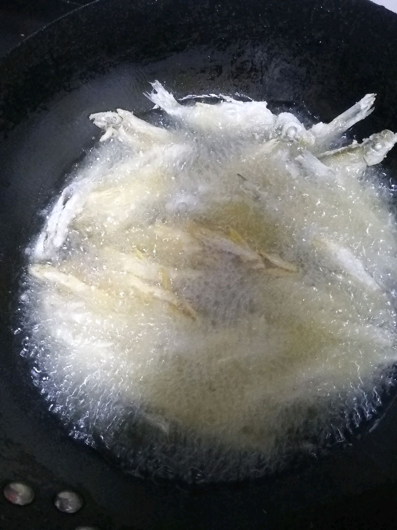 油炸白条鱼