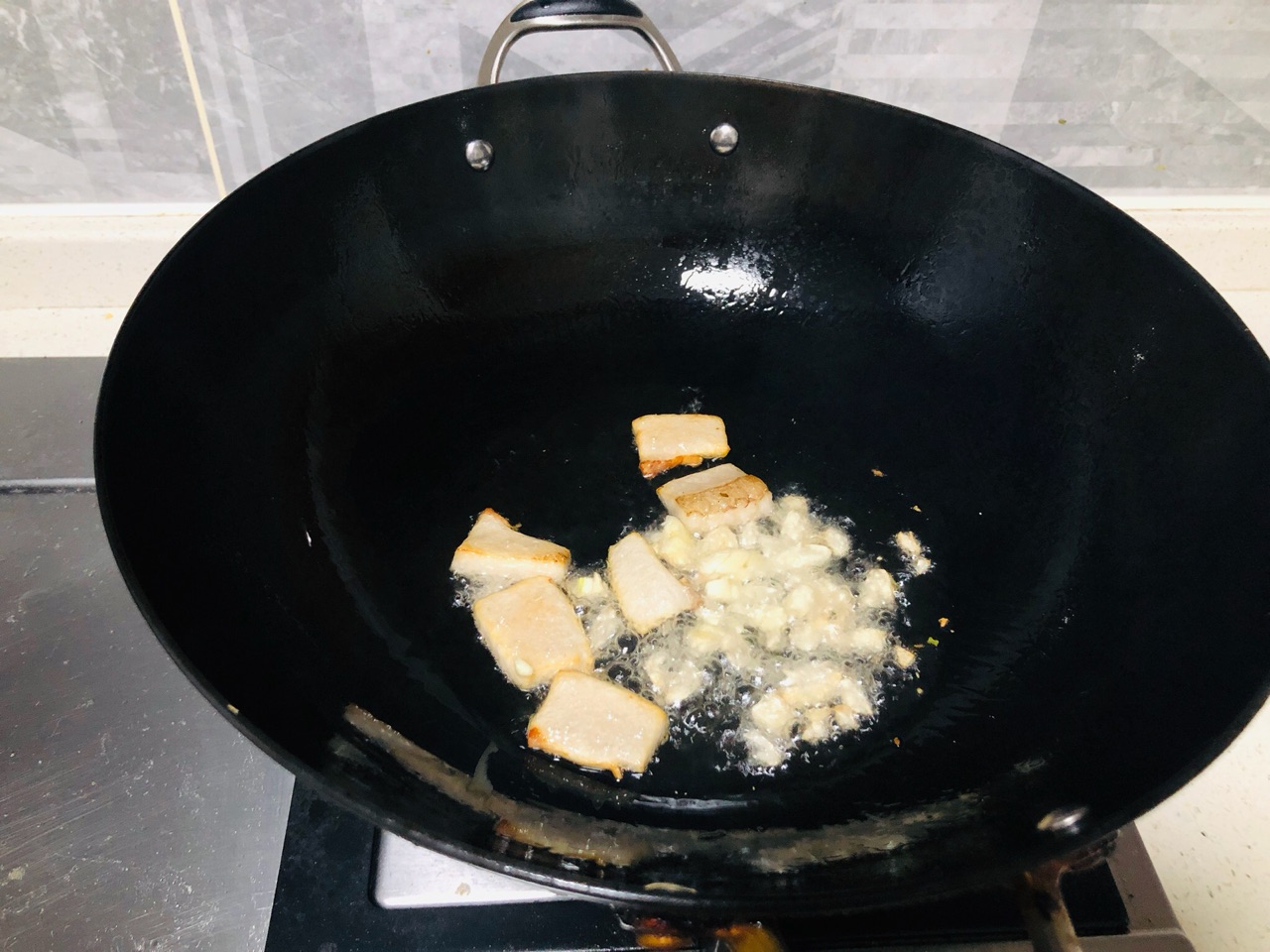 油渣爆炒小黄瓜