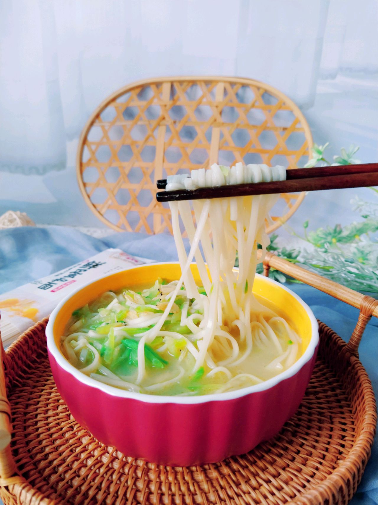 预防感冒的萝卜丝面条汤