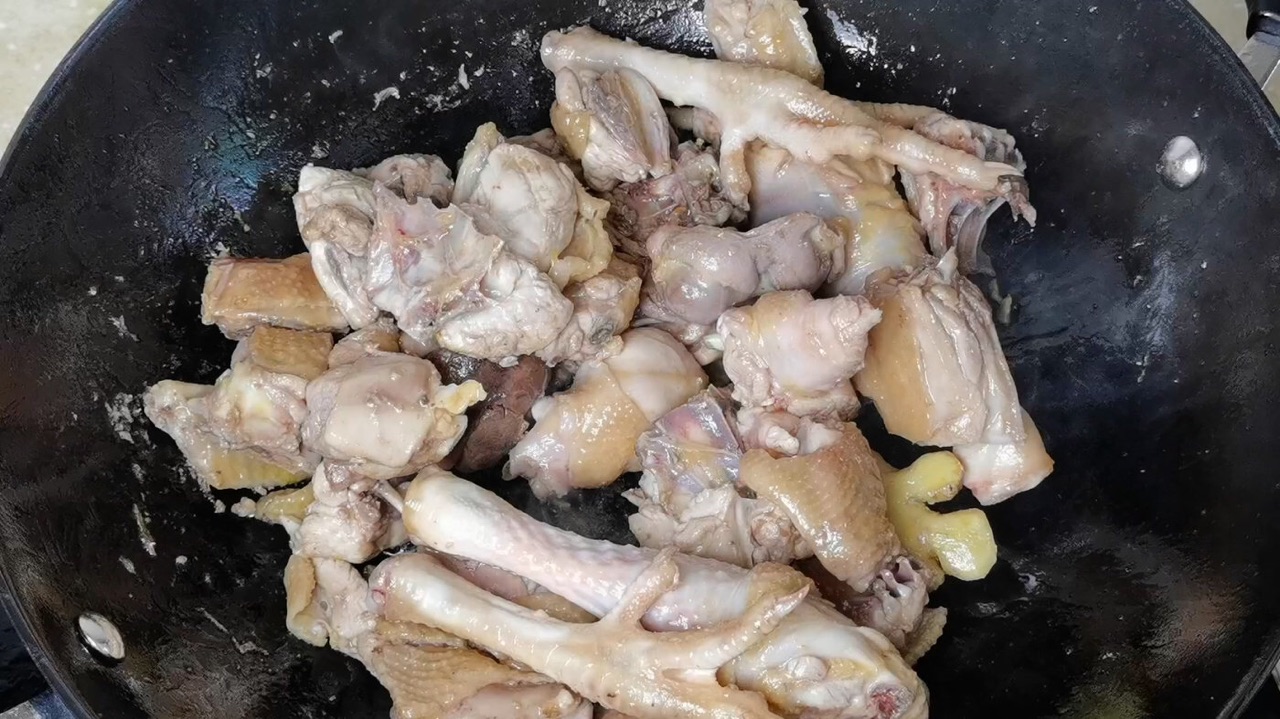 鱼胶炖鸡汤