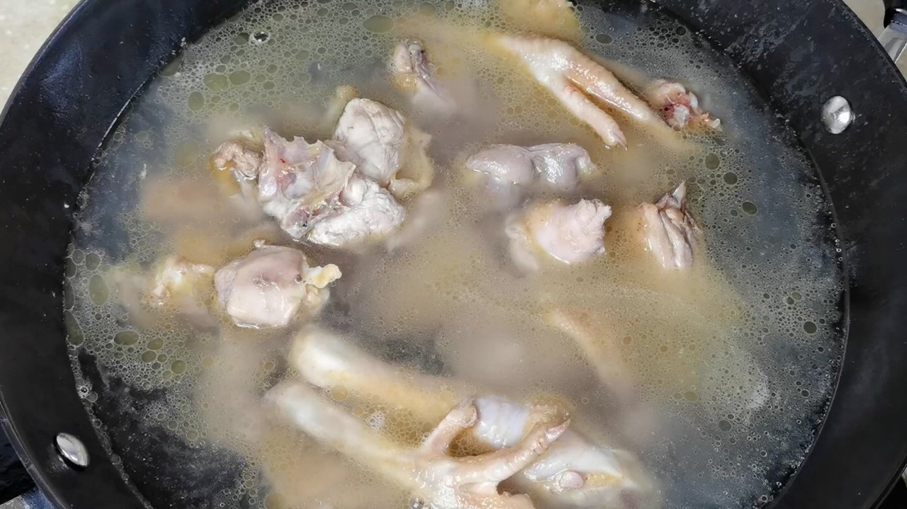 鱼胶炖鸡汤