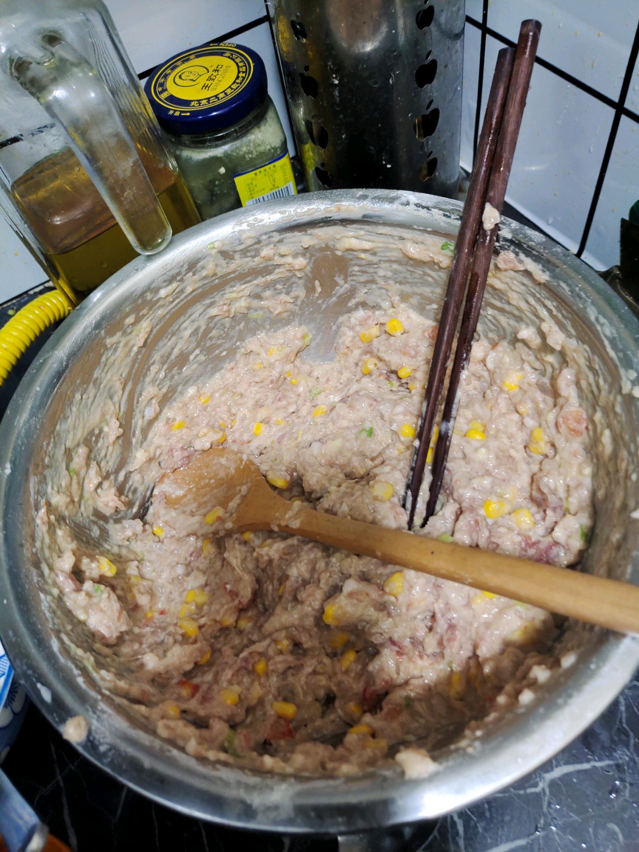 玉米粒鲜虾肉饼