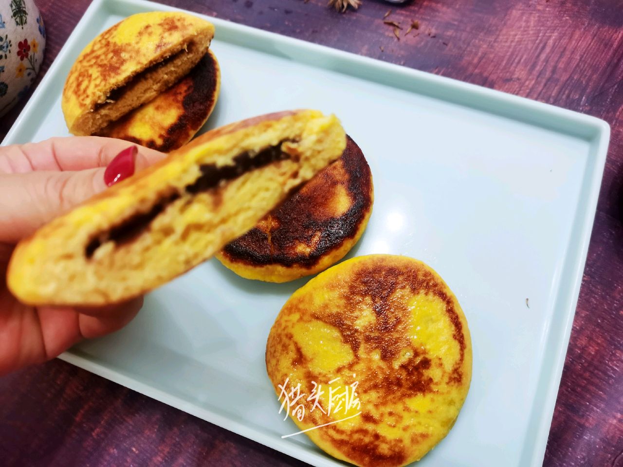 玉米面豆沙饼