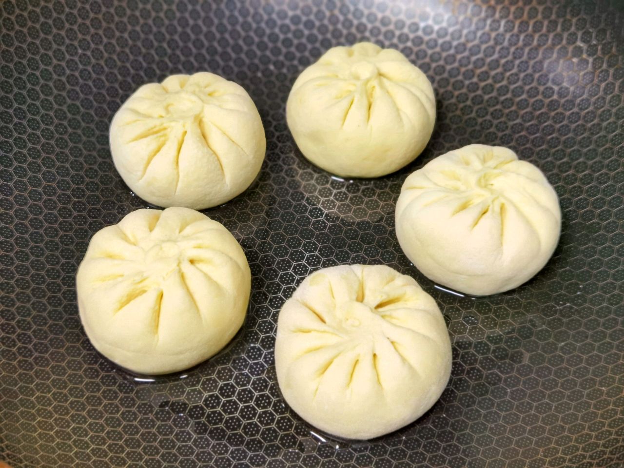 玉米面生煎包