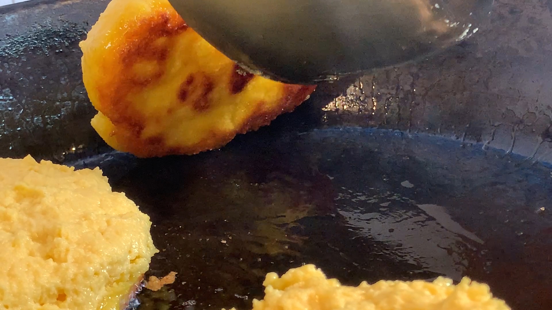 玉米面贴饼子