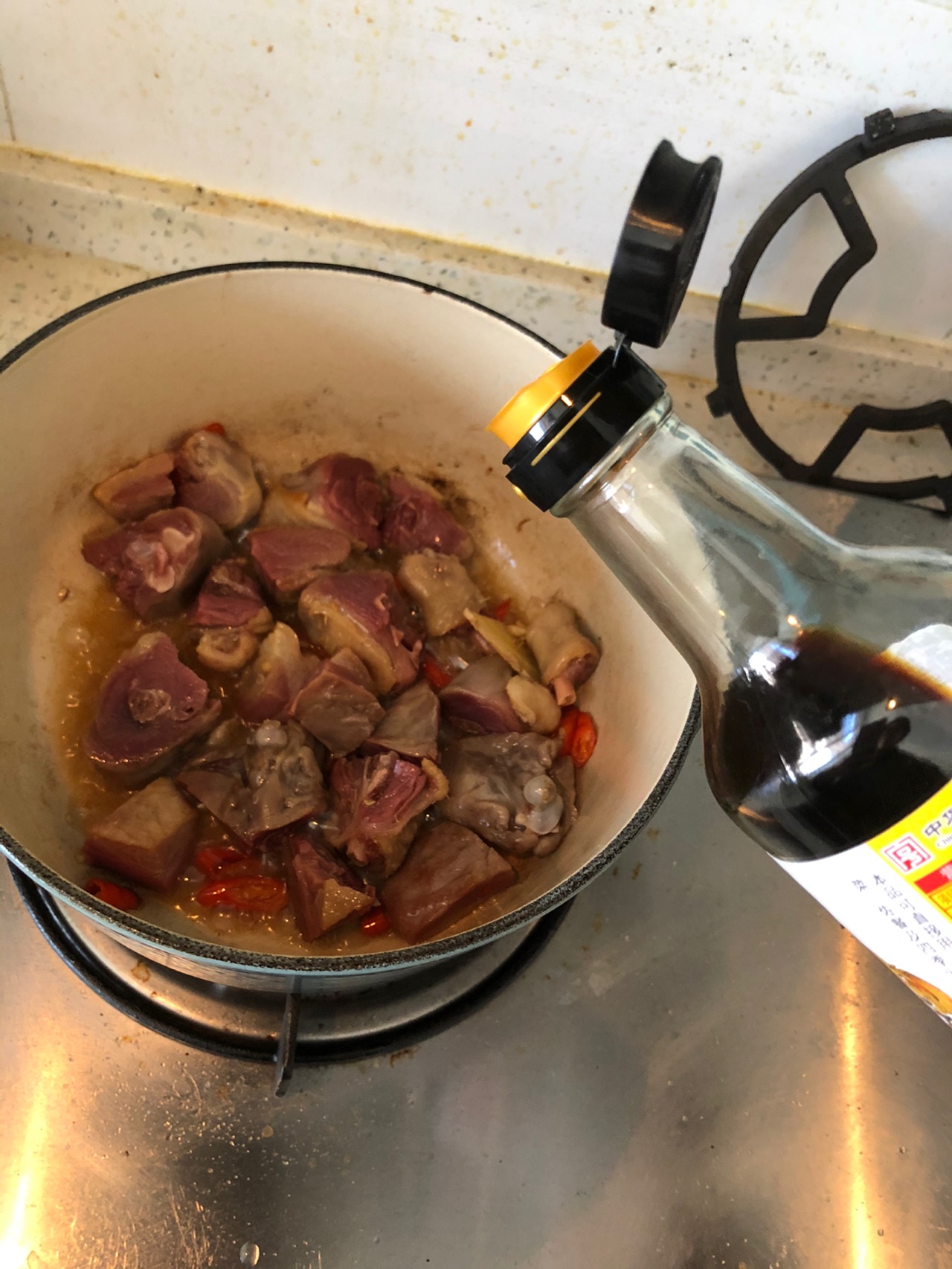 芋艿焖腊鸭腿