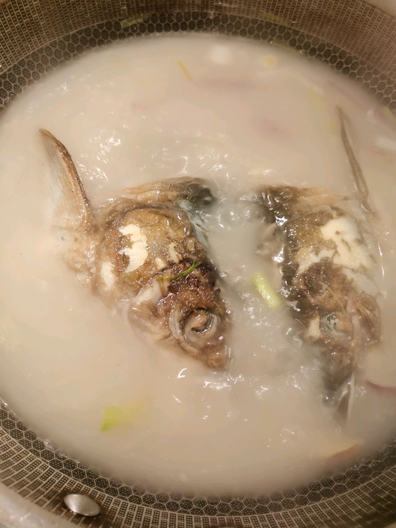 鱼头豆腐汤
