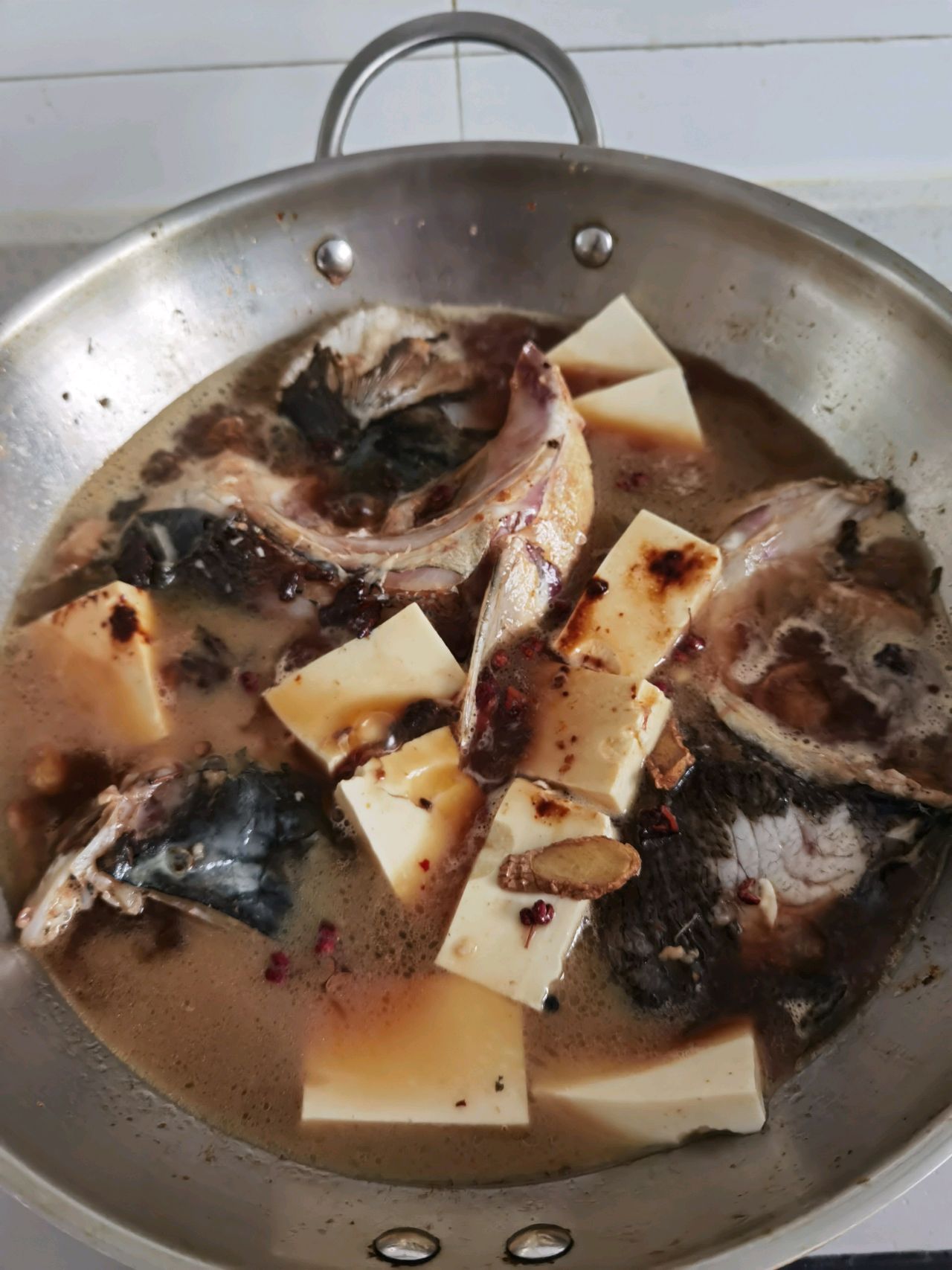鱼头炖豆腐