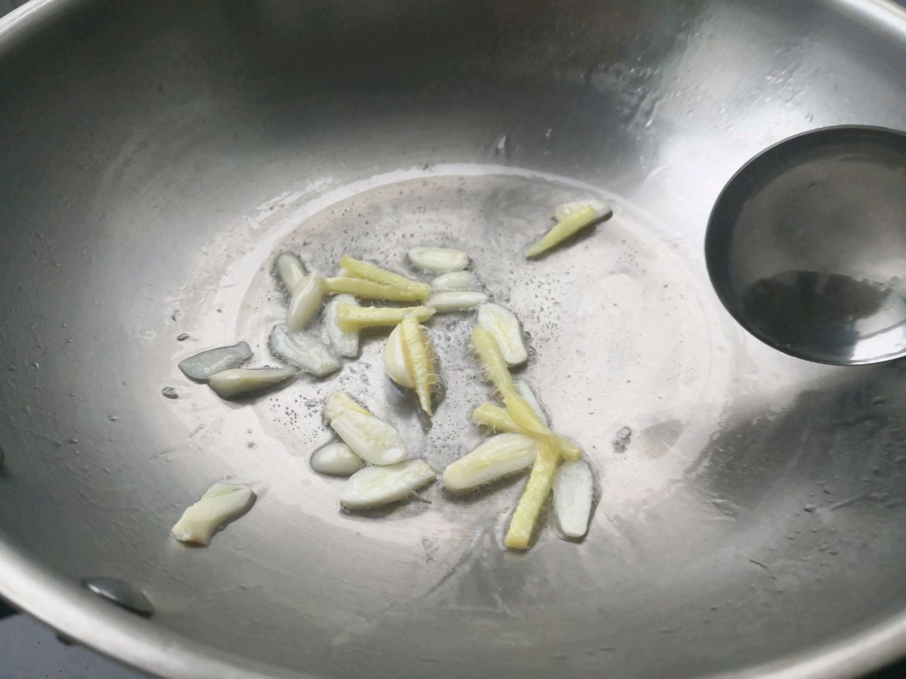芋头炖鸡翅