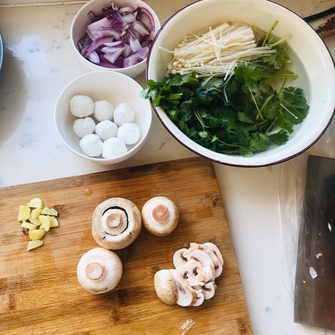 鱼丸蘑菇汤