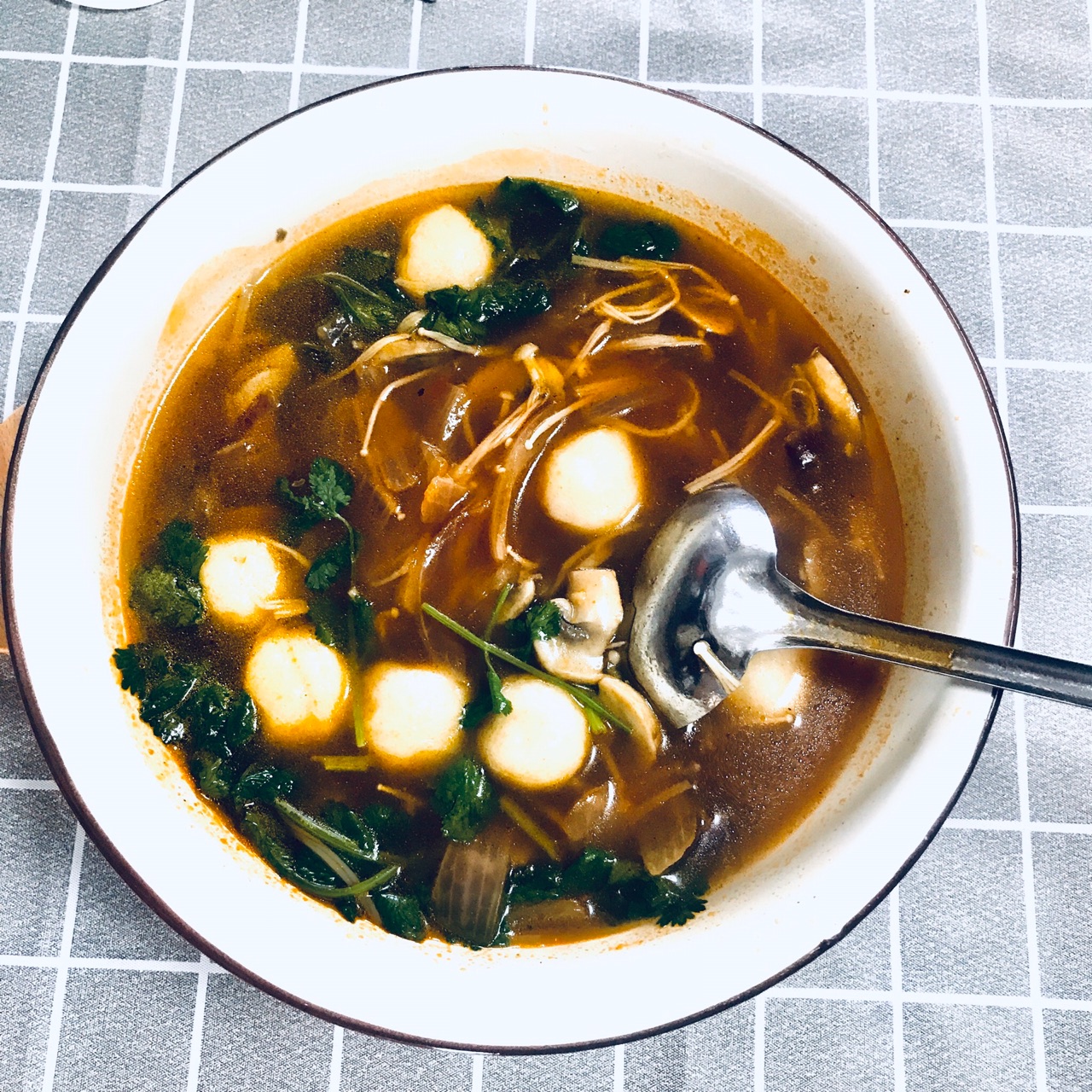 鱼丸蘑菇汤
