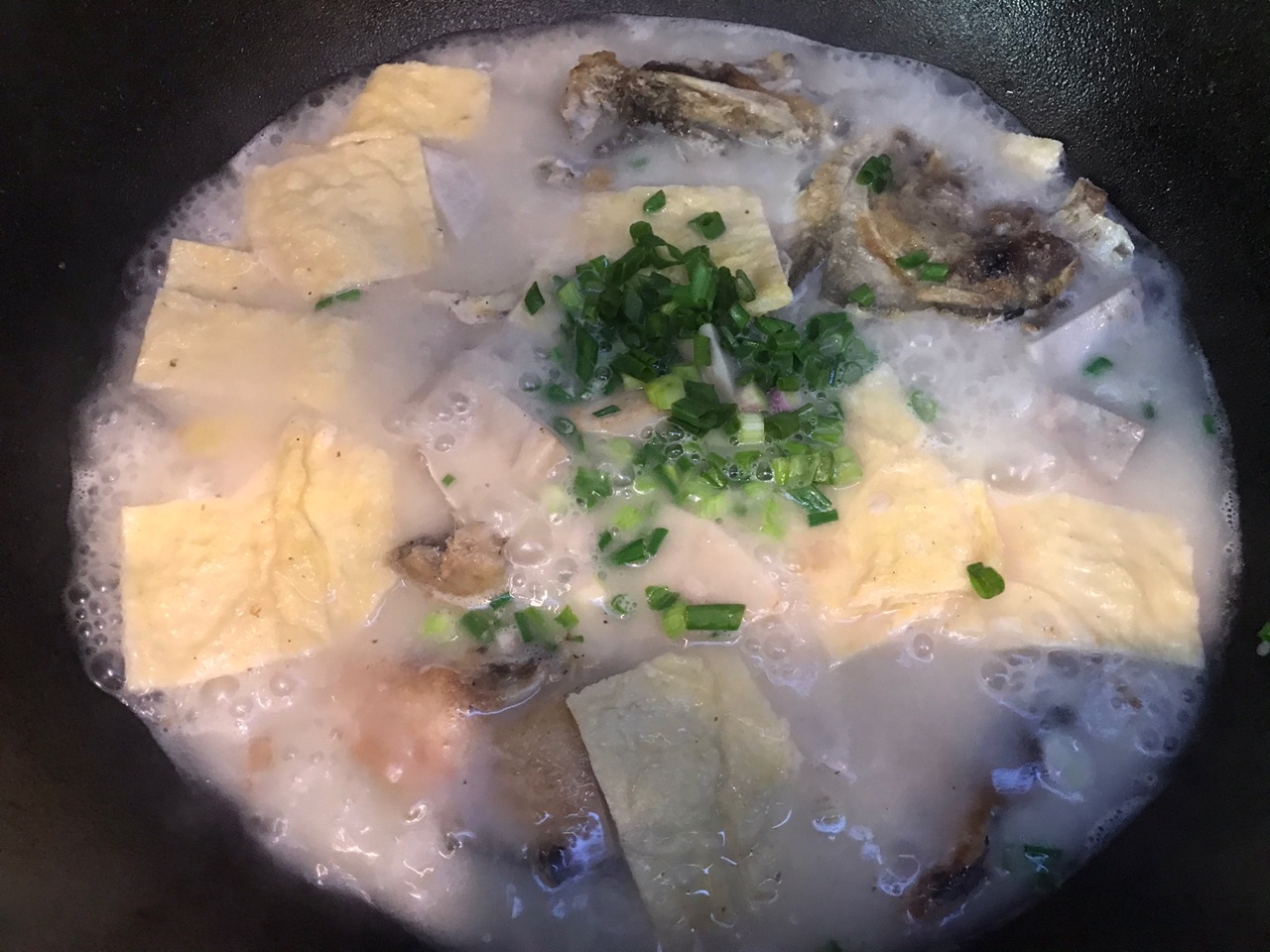 芋香奶白鱼头汤