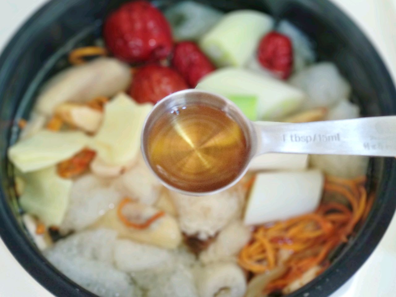 余香绕梁竹荪煲鸡汤