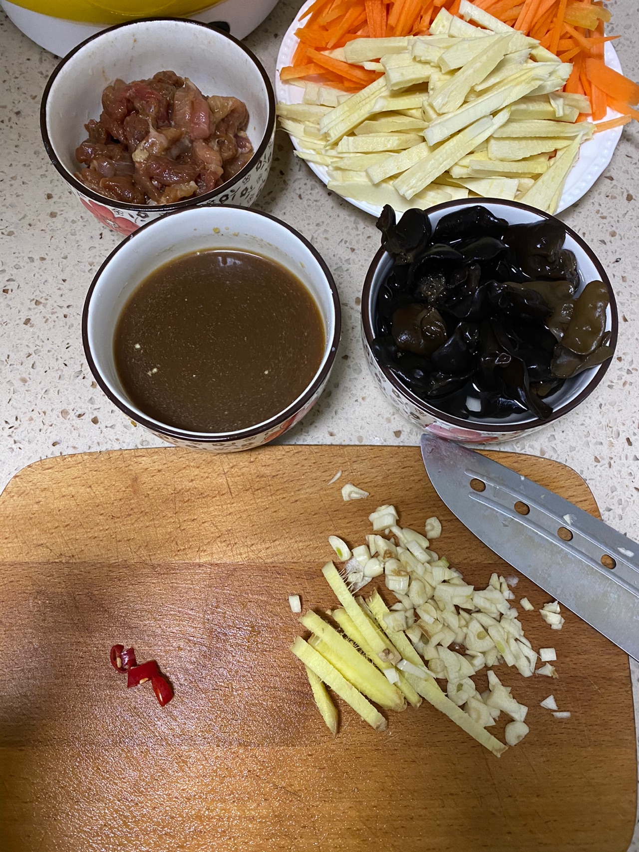 鱼香肉啊饭