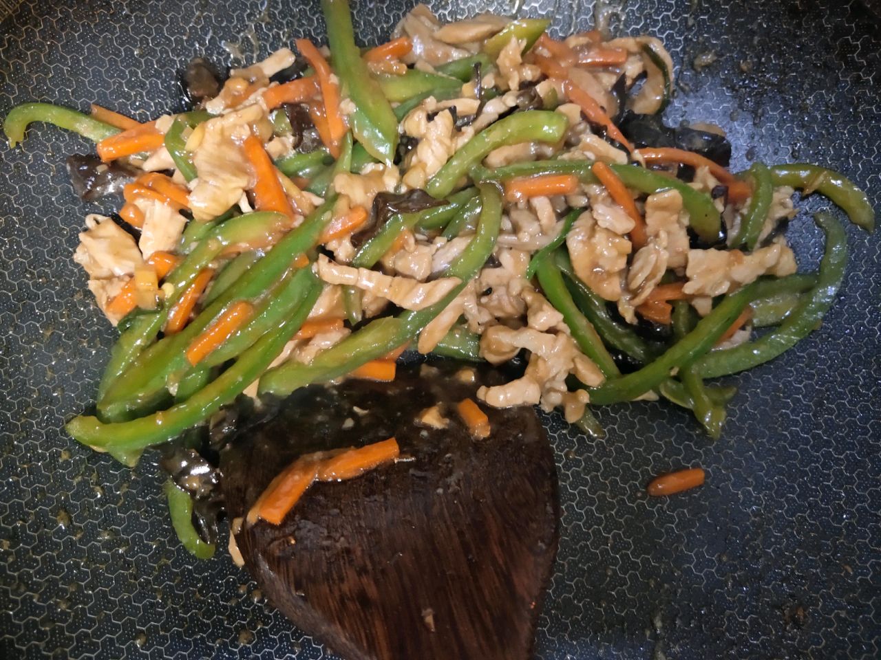 鱼香肉丝，经典下饭菜！