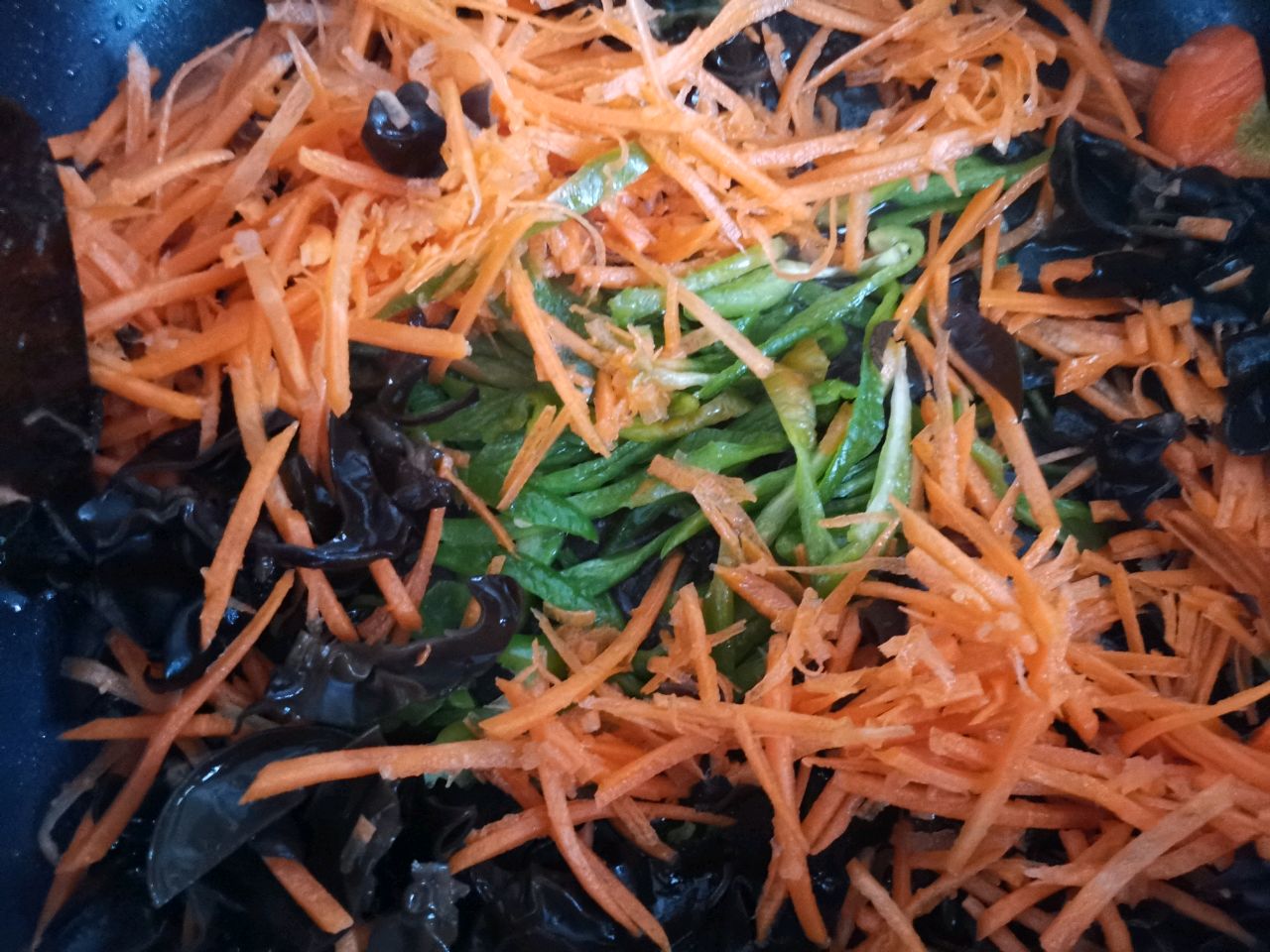 鱼香肉丝（窝窝头）