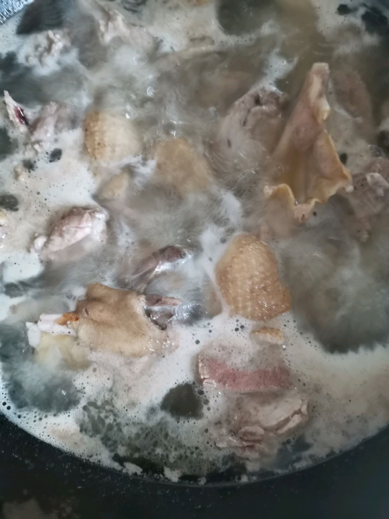 鱼腥草芹菜鸭肉汤