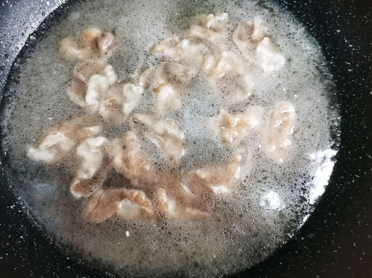 鱼+羊——鱼丸羊肉萝卜汤。