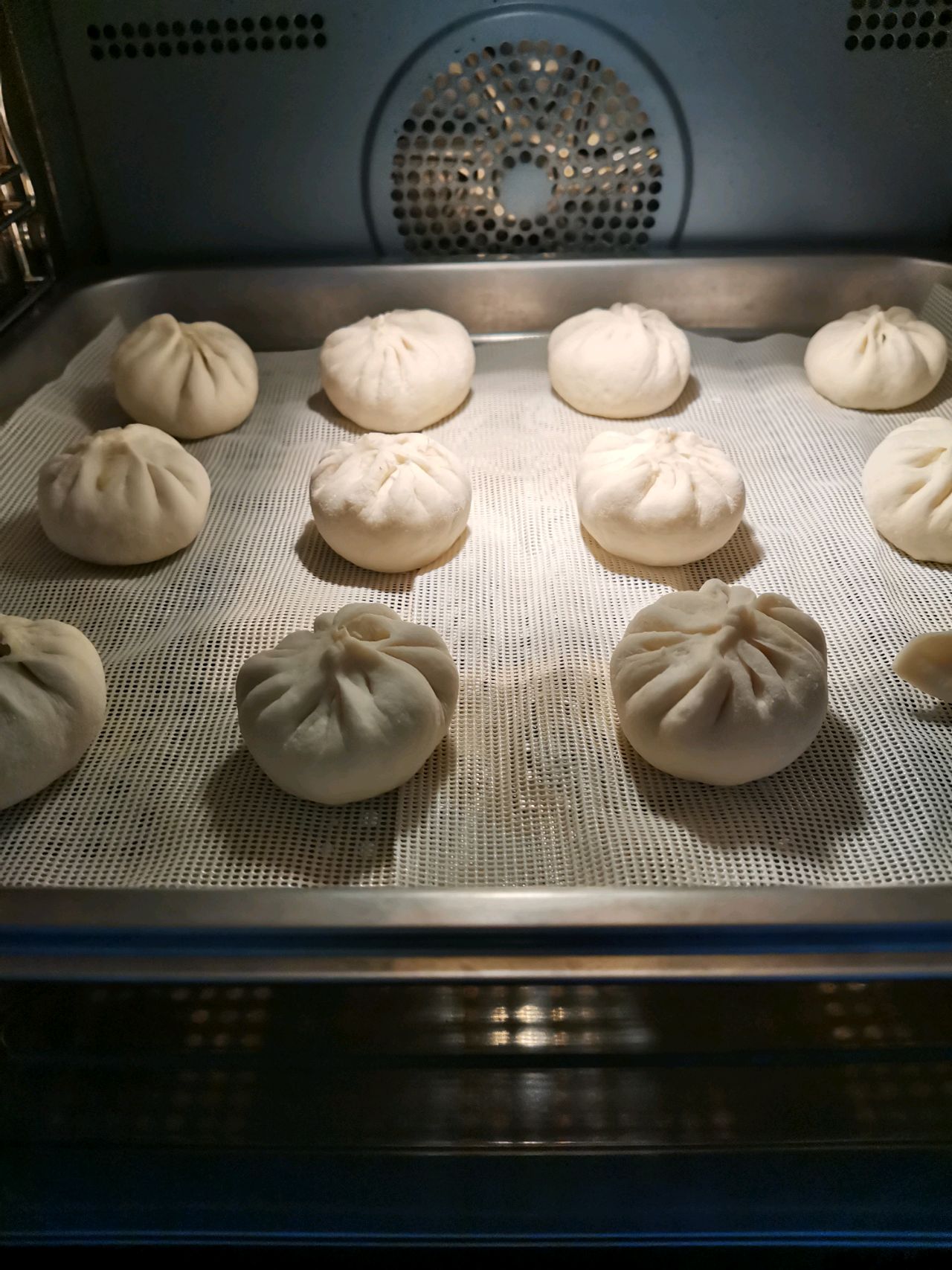 圆白菜香菇鸡蛋馅包子