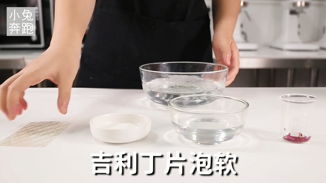 原味千层蛋糕的做法，小兔奔跑甜品教程