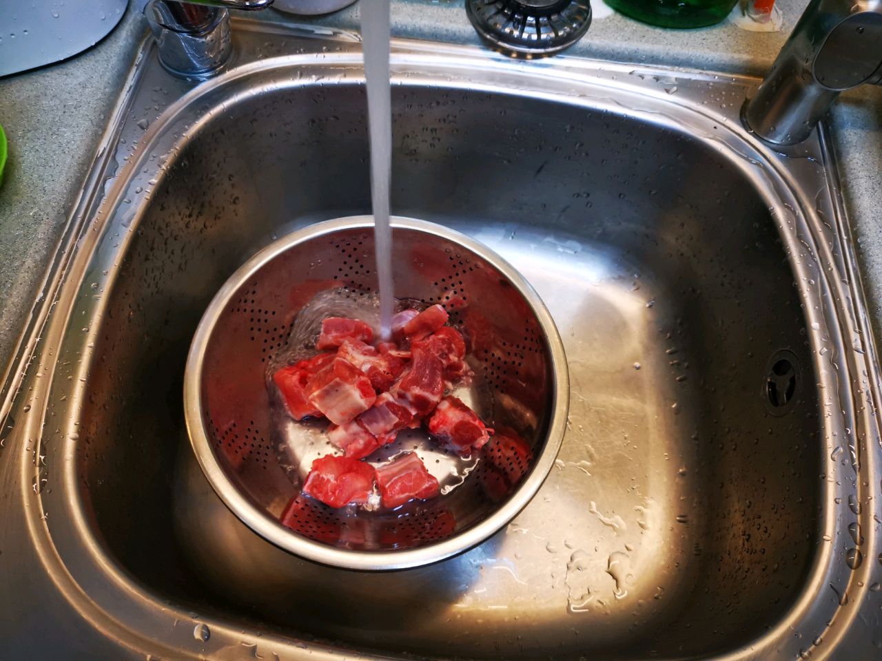 原汁原味的魅力→蒜蓉蒸排骨