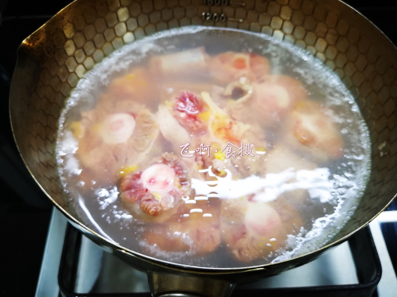原汁原味时疏牛尾汤