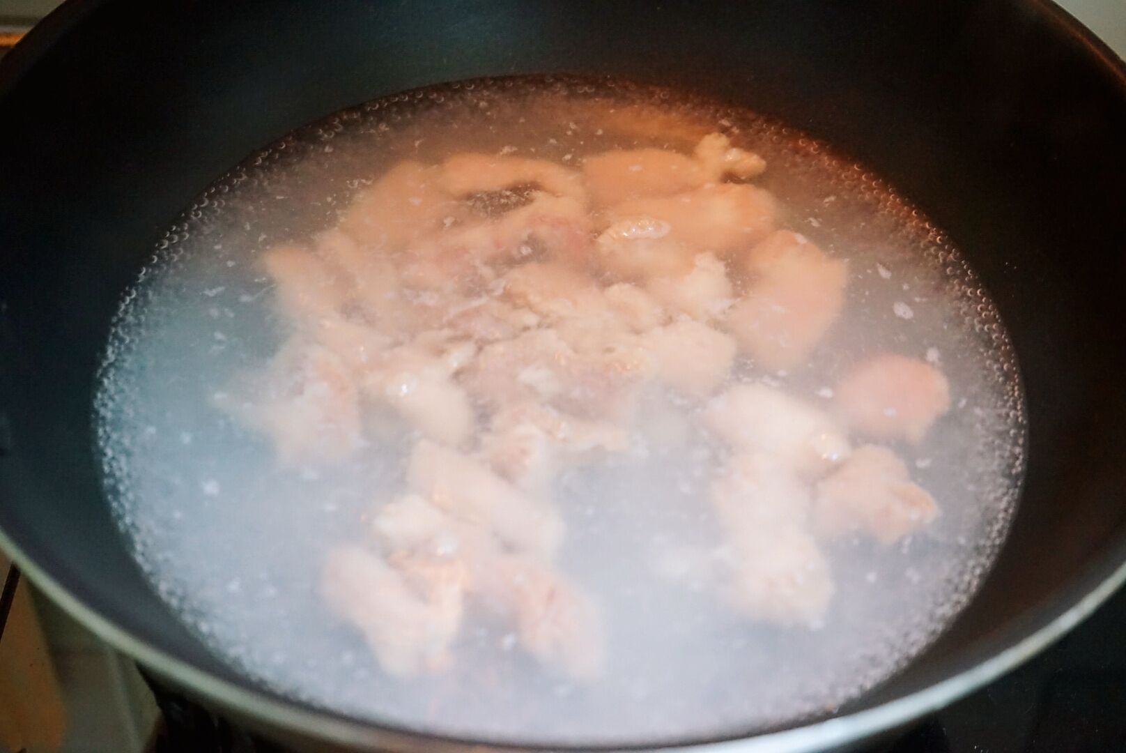 越吃越香的酸菜滑肉汤