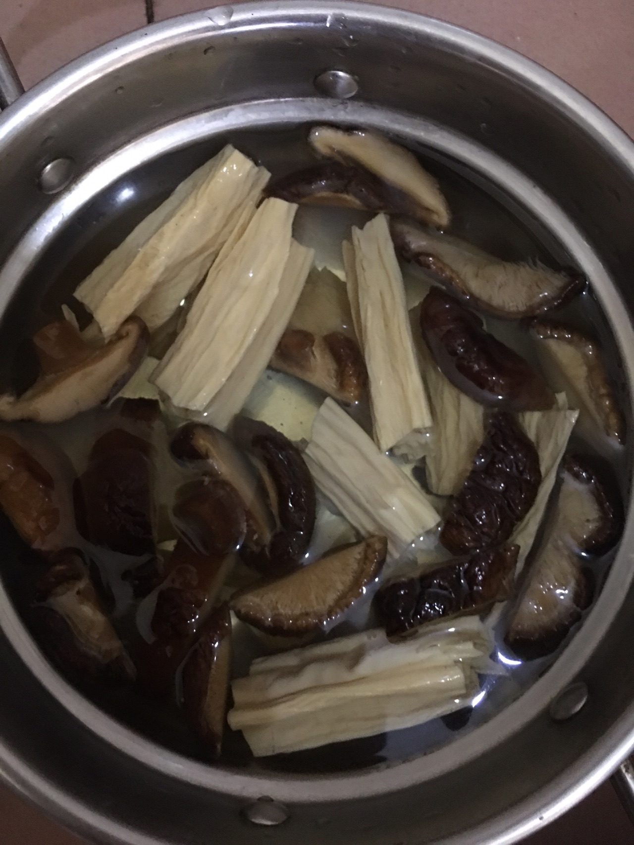 杂炖鸡腿