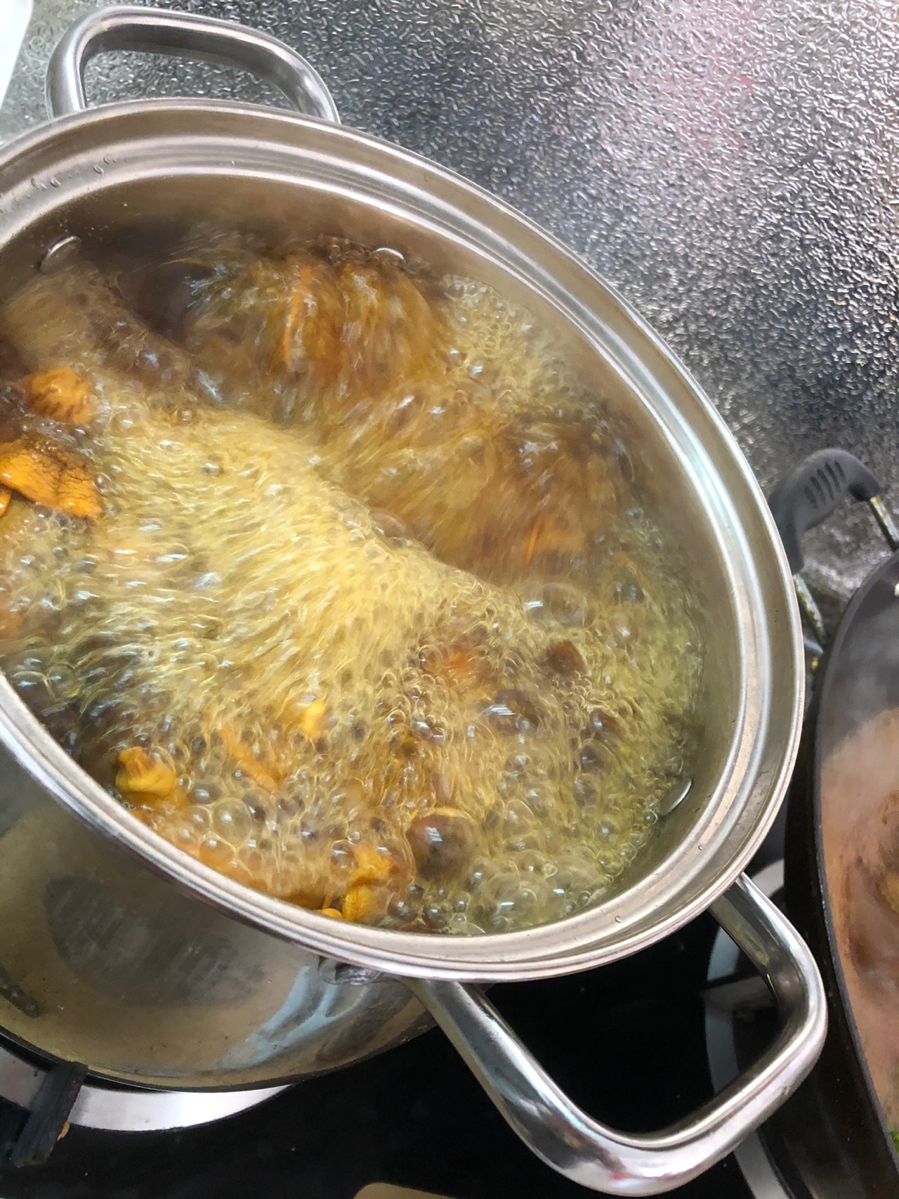 杂菌煲鸡