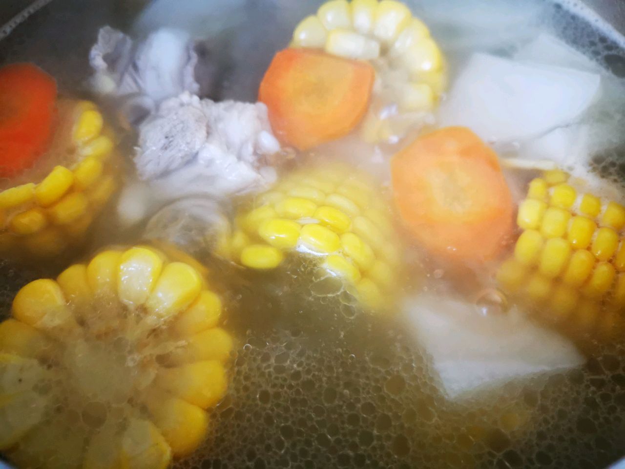 杂蔬排骨汤