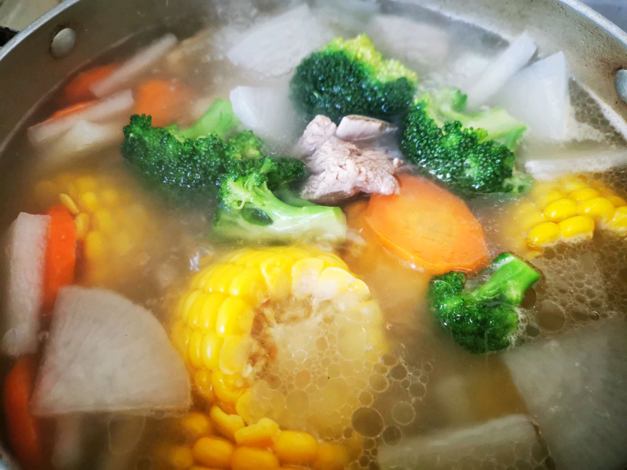 杂蔬排骨汤