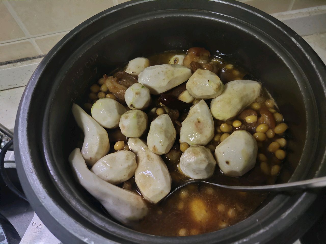 在家做黄豆蹄蹄