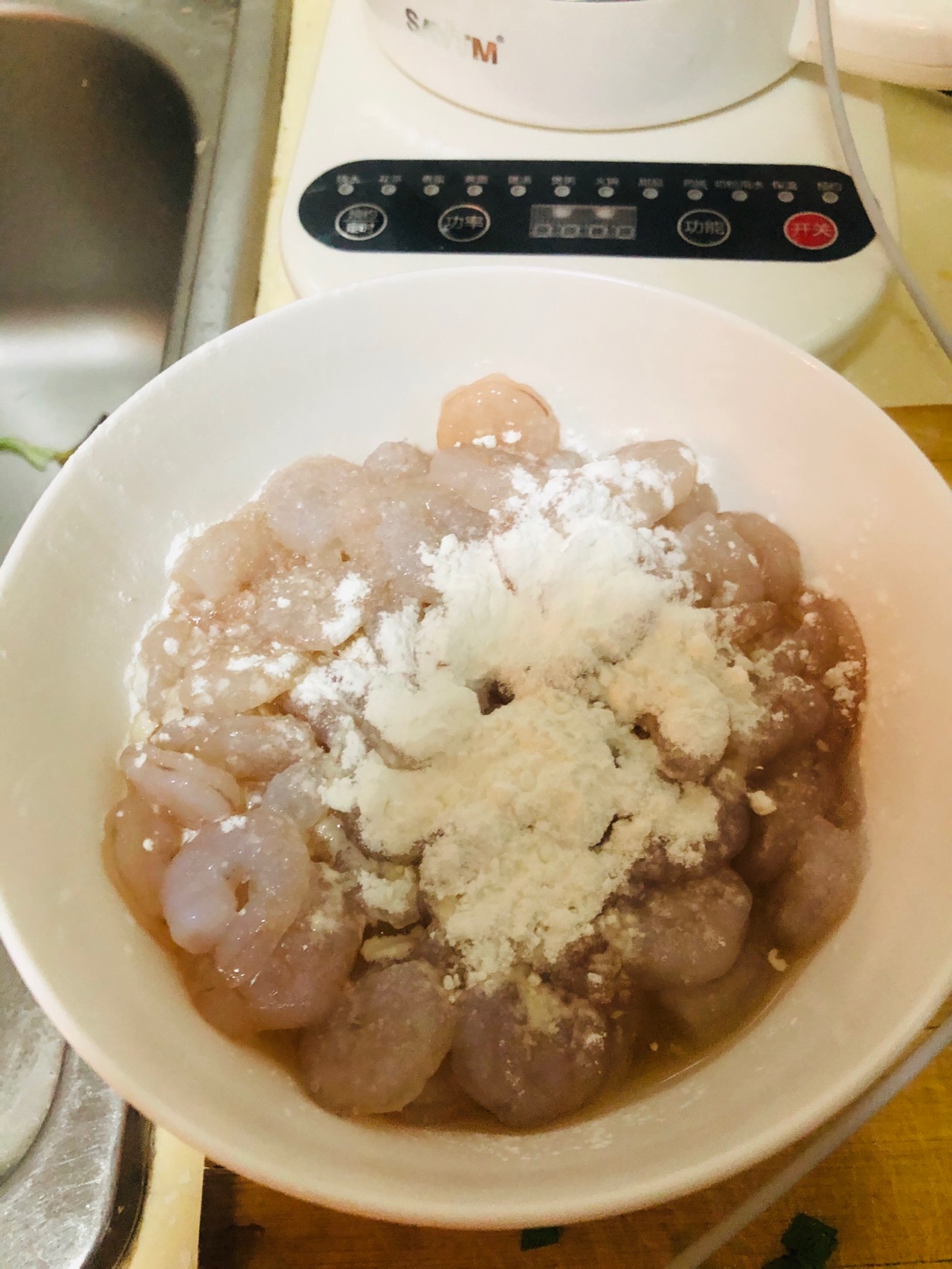 在家做“喜家德”三鲜虾仁水饺