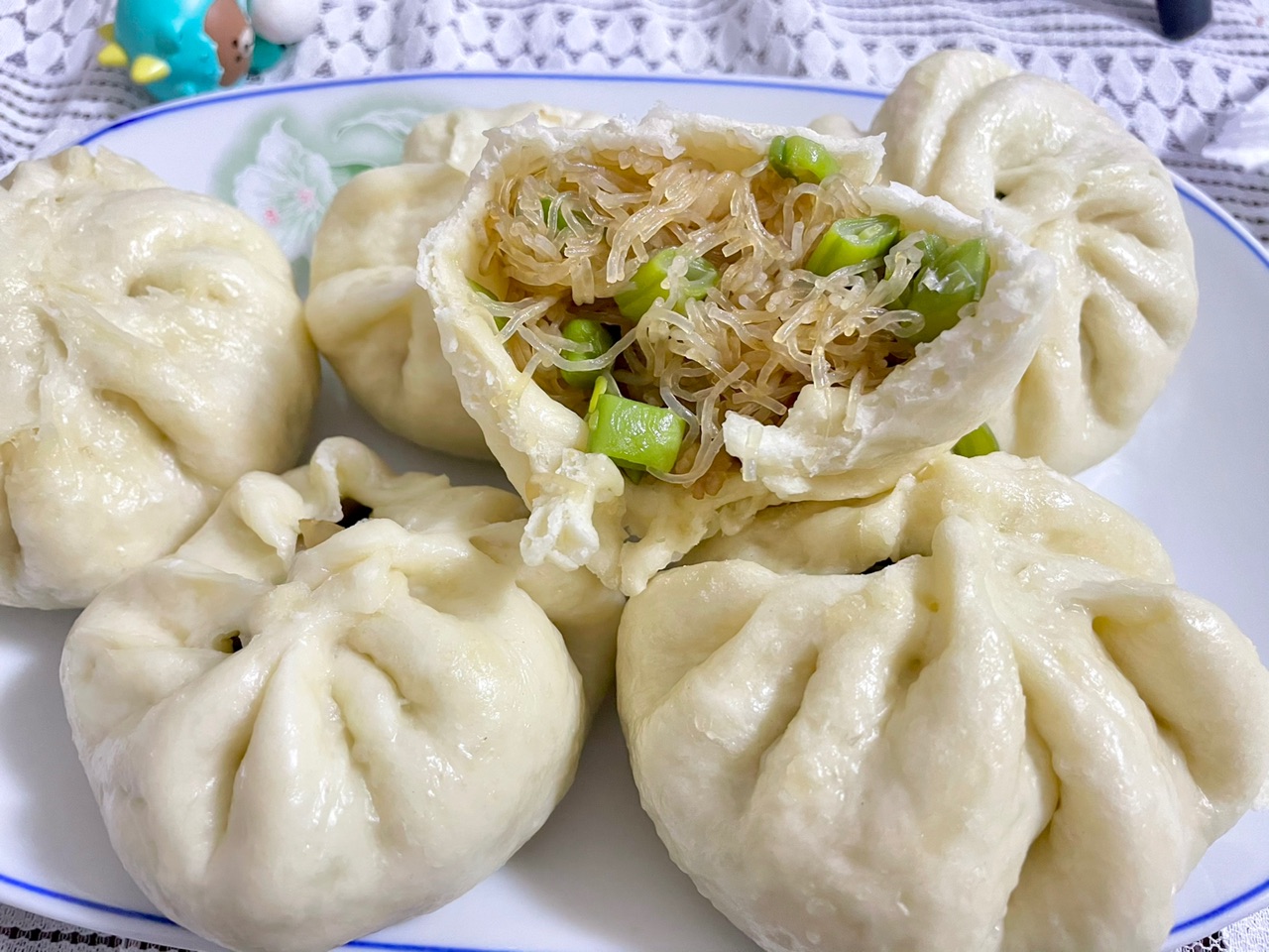 早餐人标配的豆角粉丝包