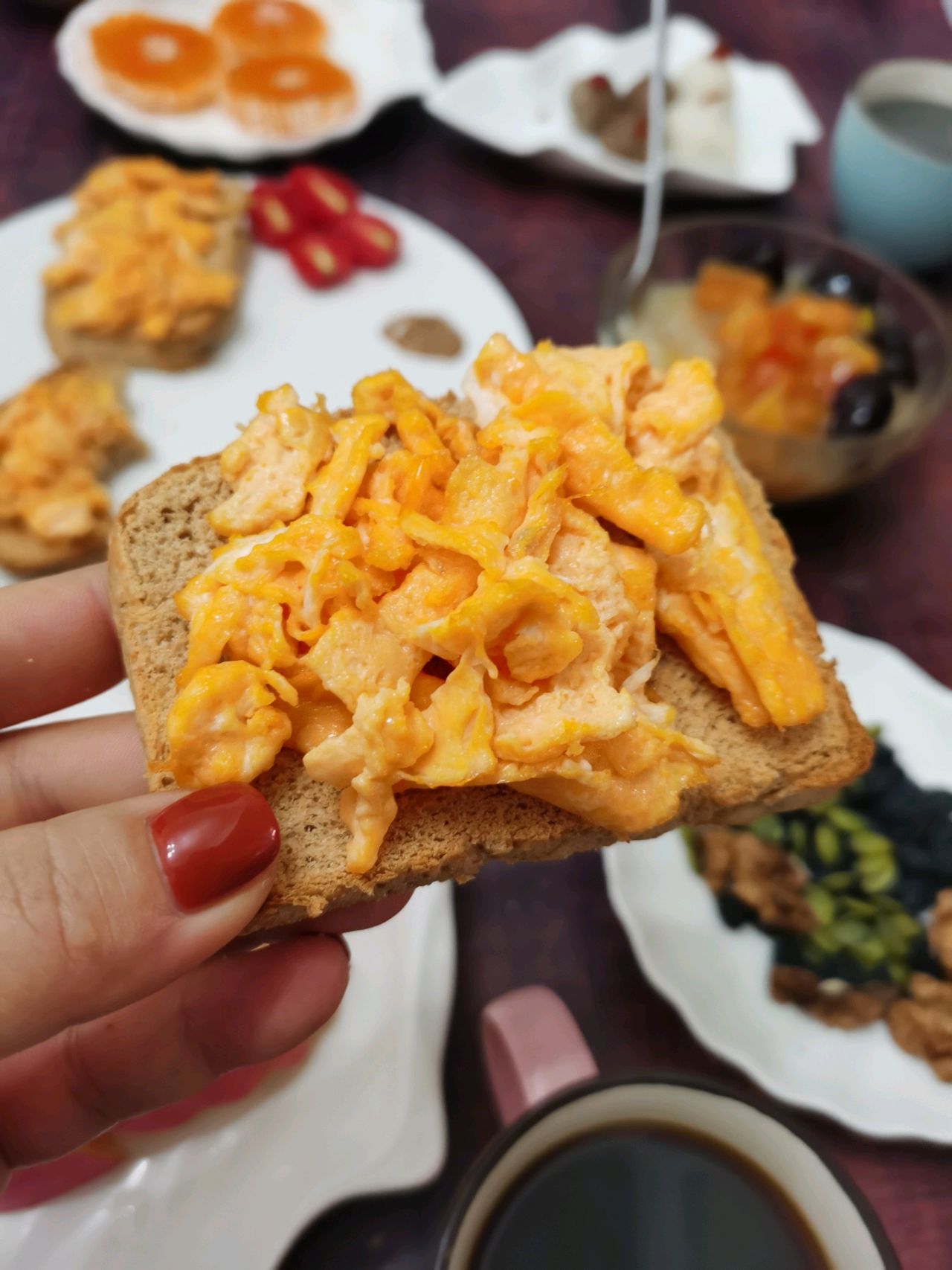 早餐之炒滑蛋开放吐司