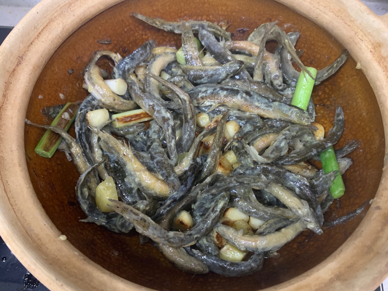 啫啫泥鳅煲