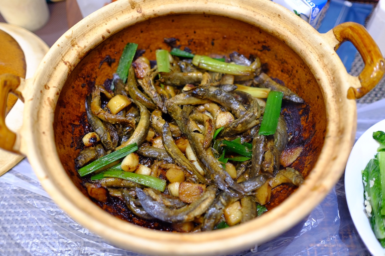啫啫泥鳅煲