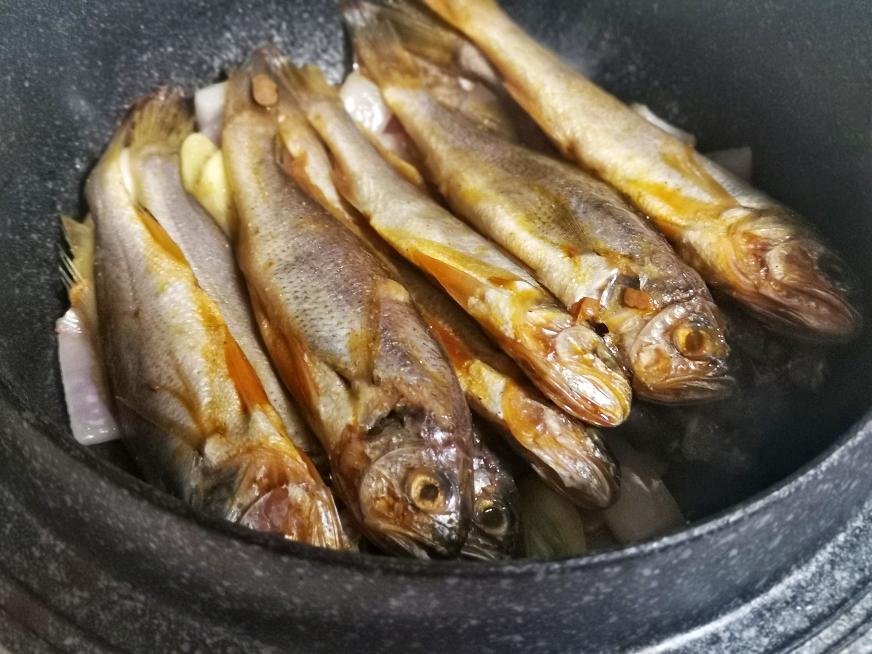 啫啫小黄鱼煲