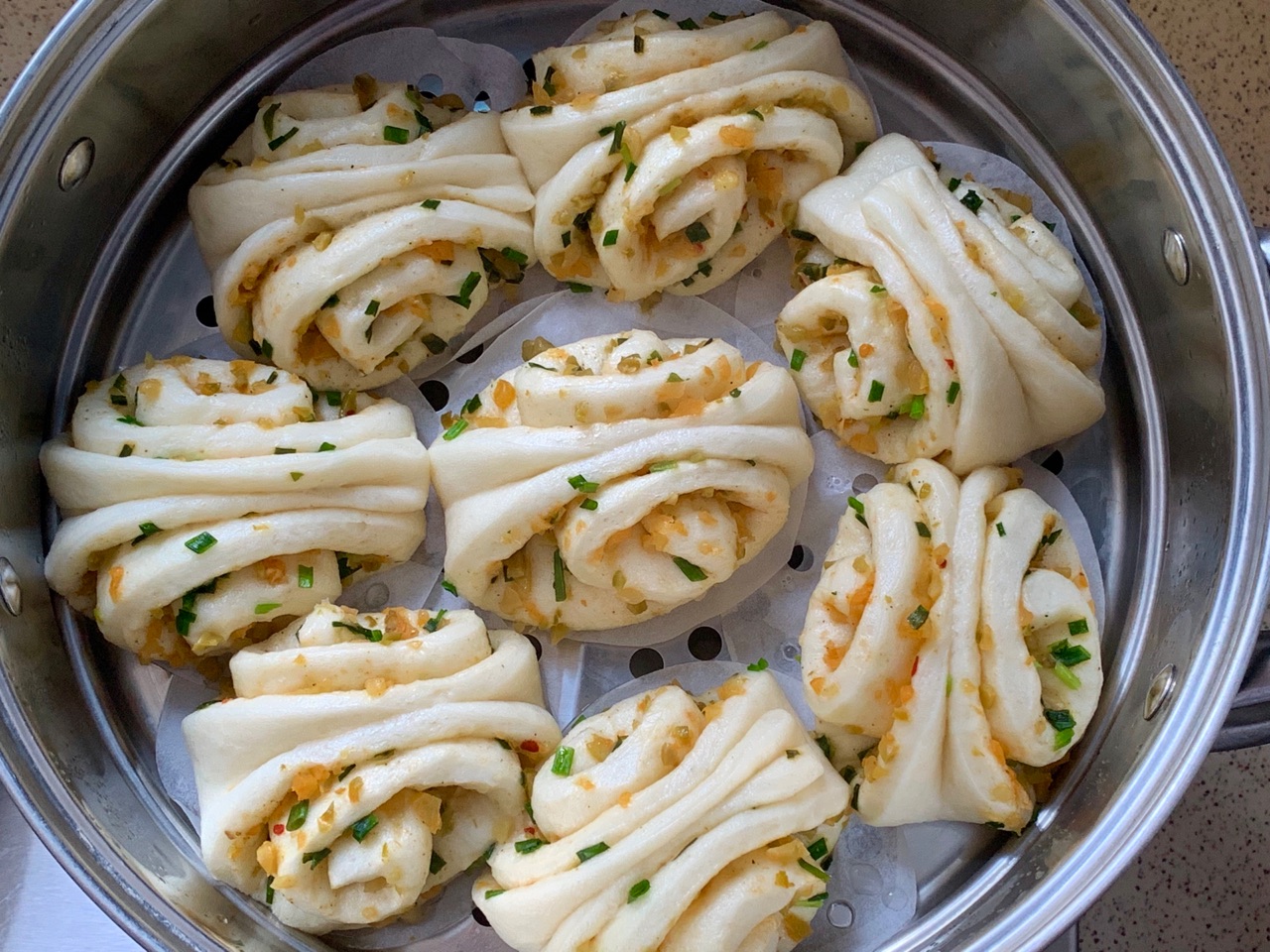 榨菜葱花卷