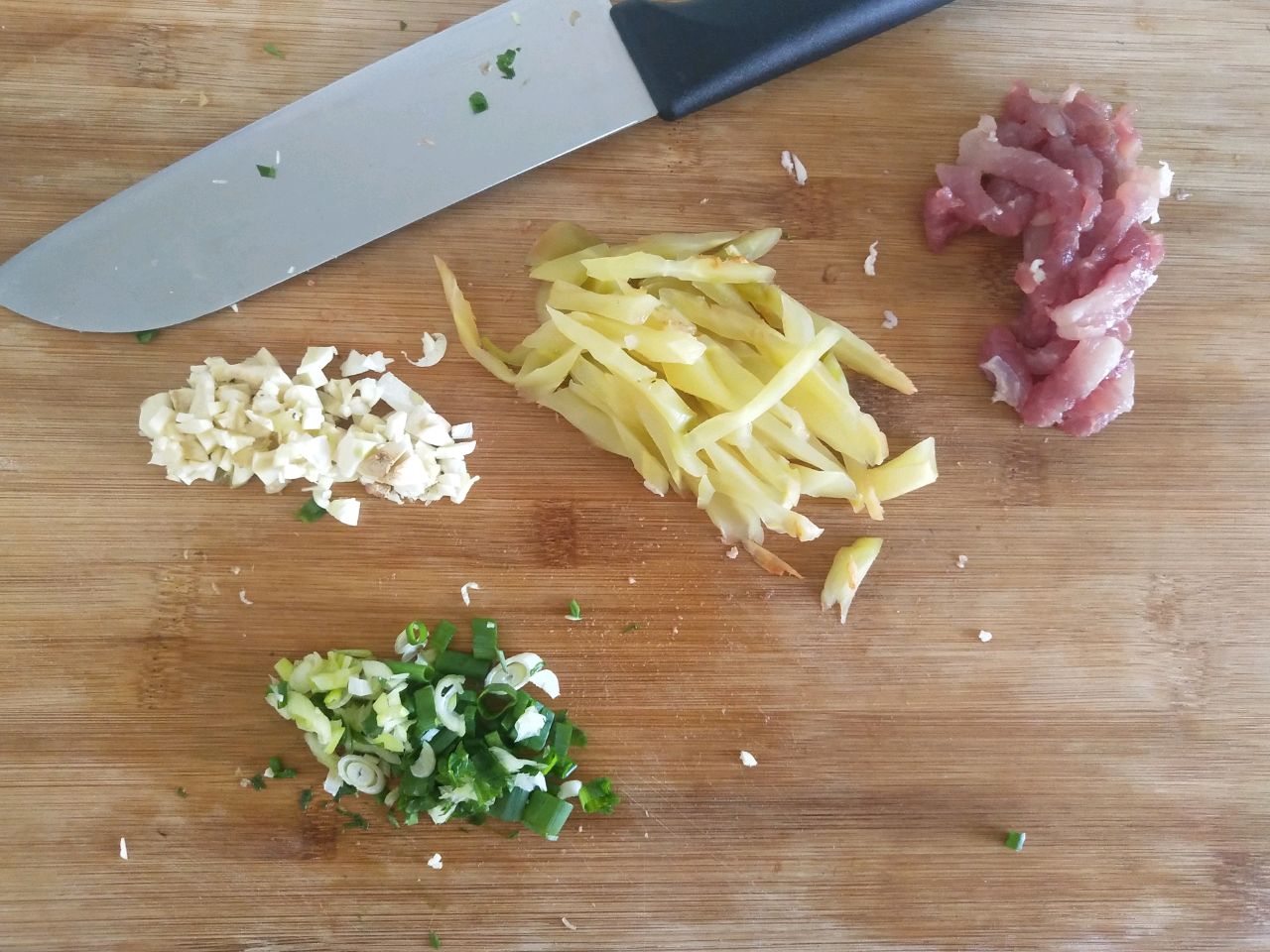 榨菜肉丝面