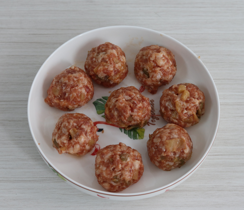 榨菜鲜肉酥