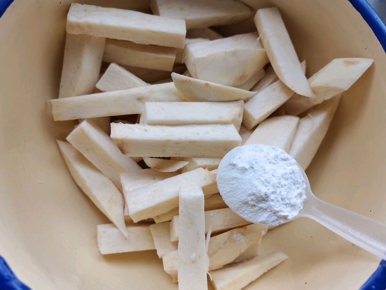 炸红薯条