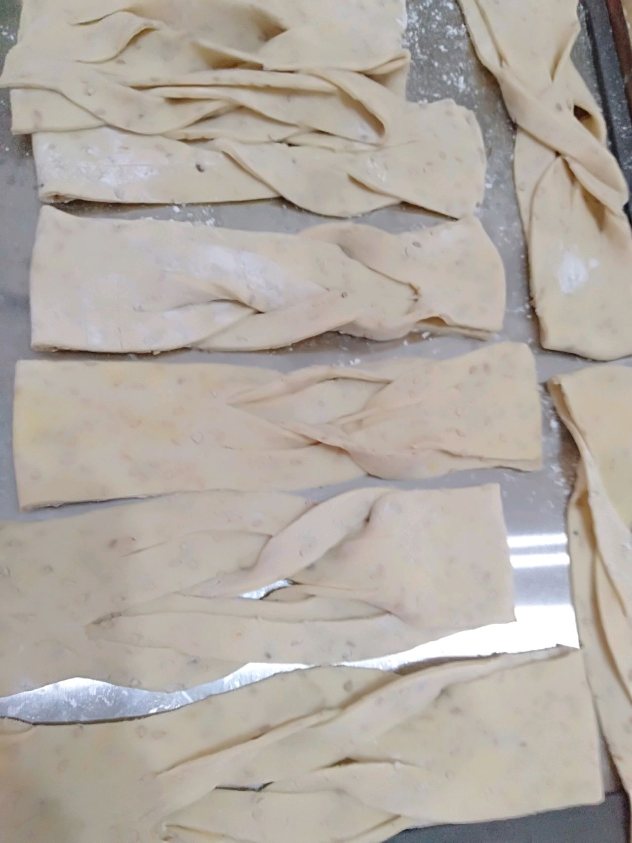 炸芝麻果子酥脆香