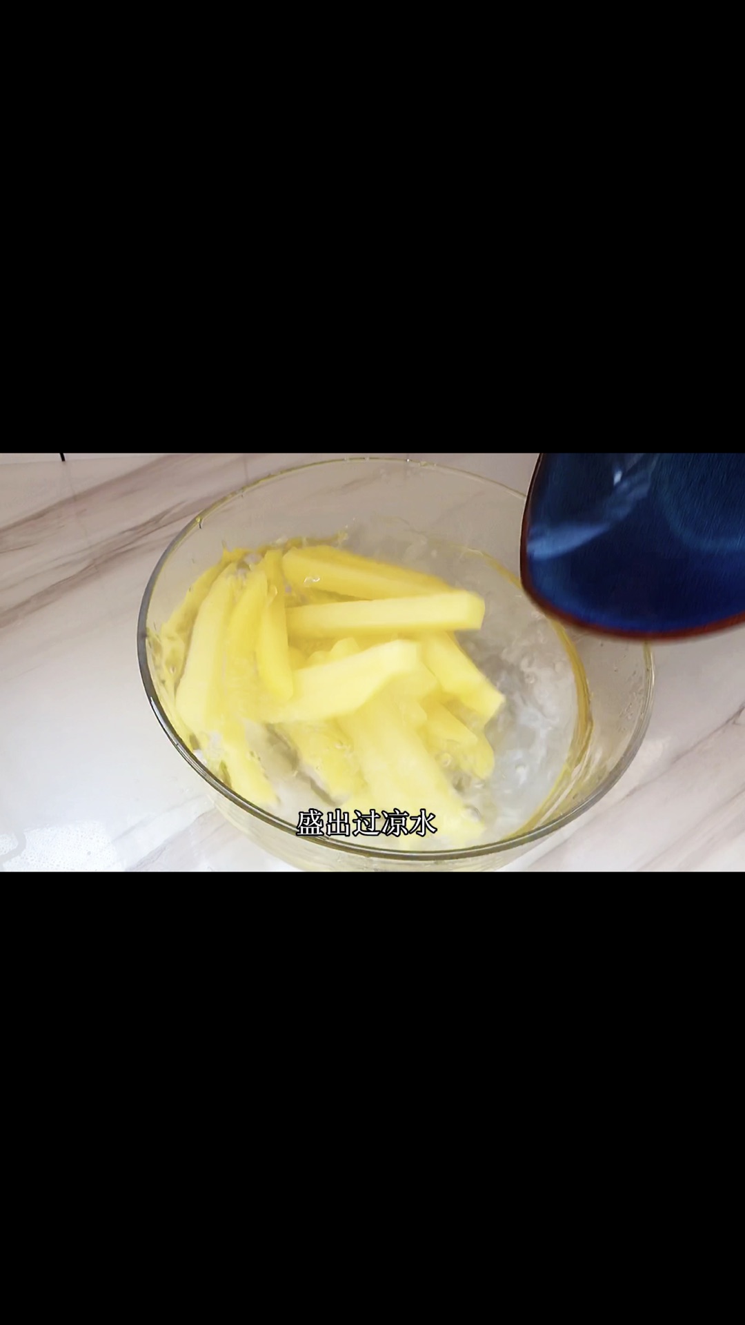 宅家追剧必备薯条花生米