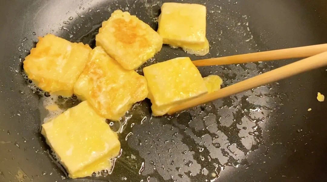 这样的【黄金脆皮豆腐】，有谁不爱？