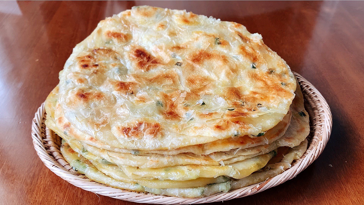 这样做葱油饼，柔软劲道多层