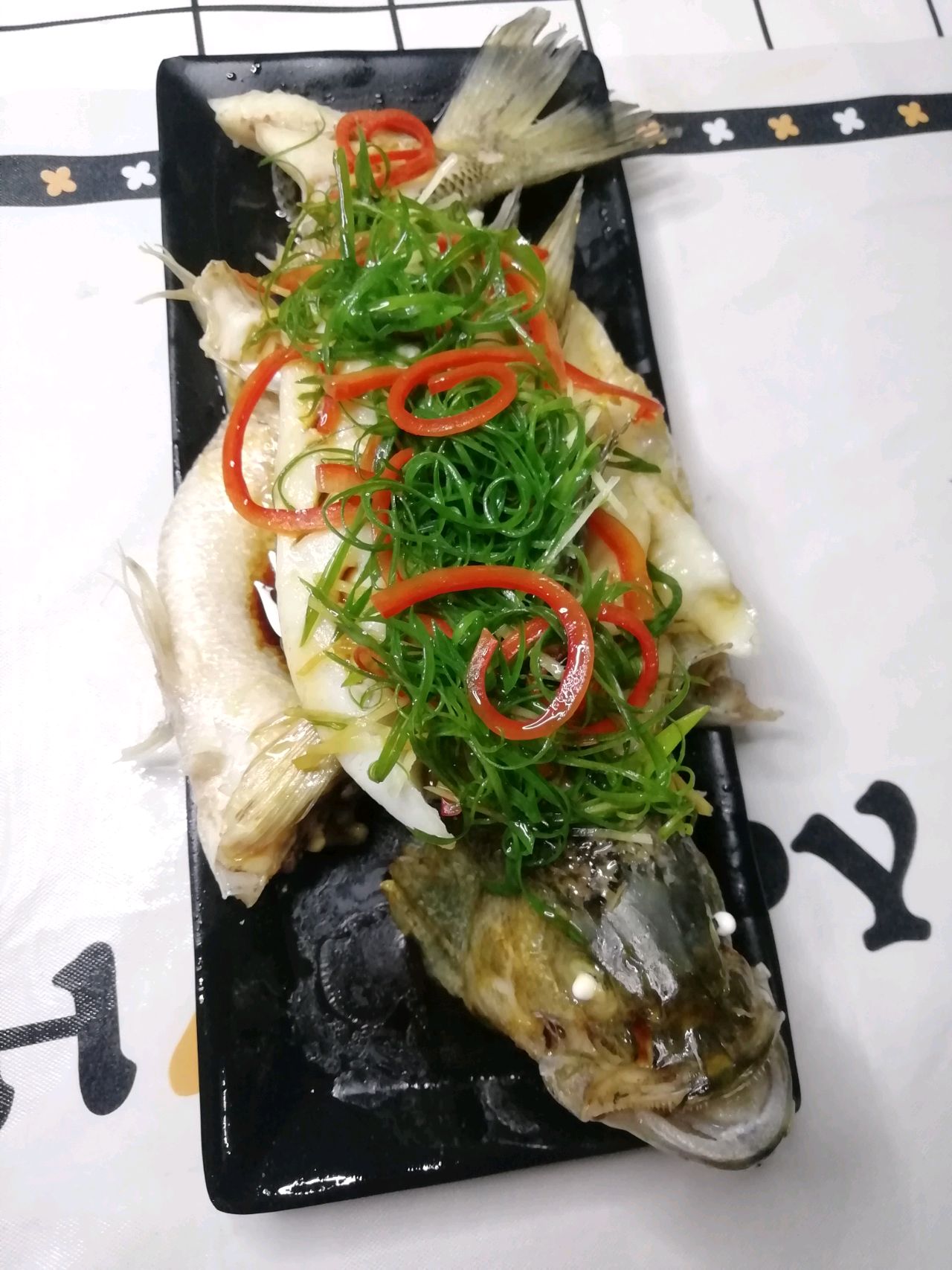 这样做清蒸鲈鱼，鲜嫩美味