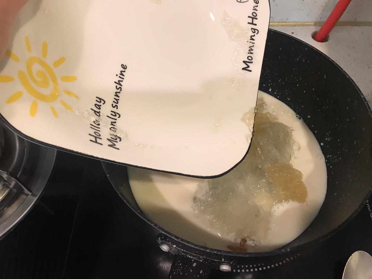 蒸牛奶燕窝