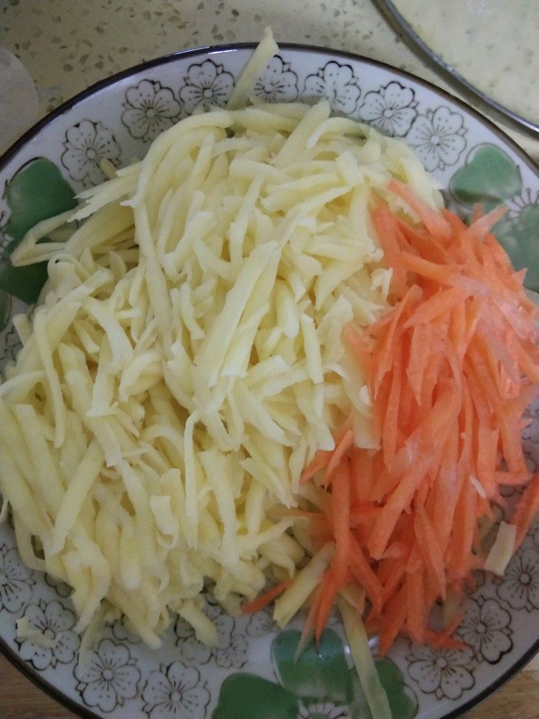 蒸土豆丝胡萝卜丝