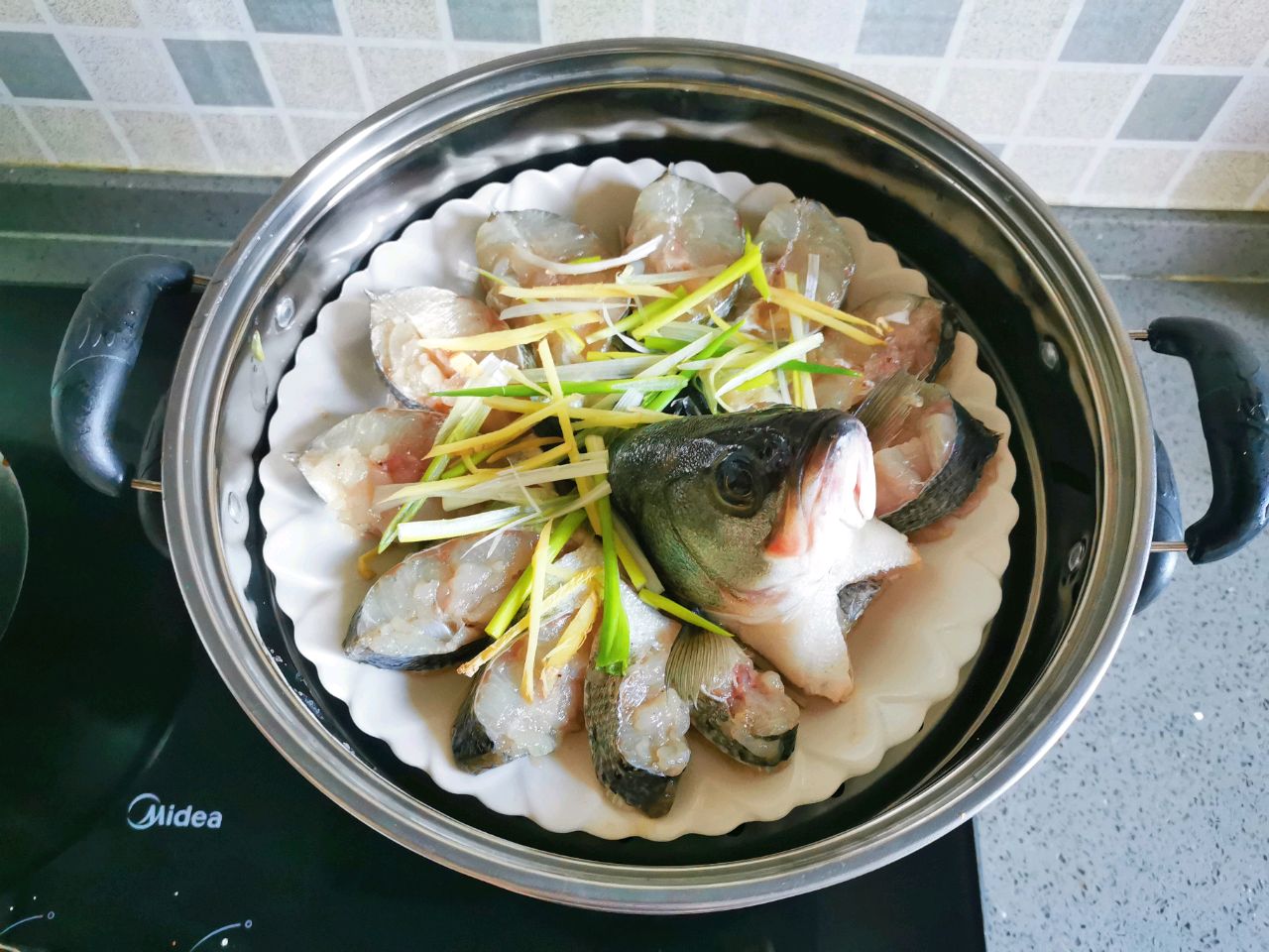 蒸蒸日上.孔雀开屏鱼